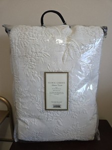 Linens-N-Things Floral Garden Ivory King Size Coverlet 100% Cotton Matelasse