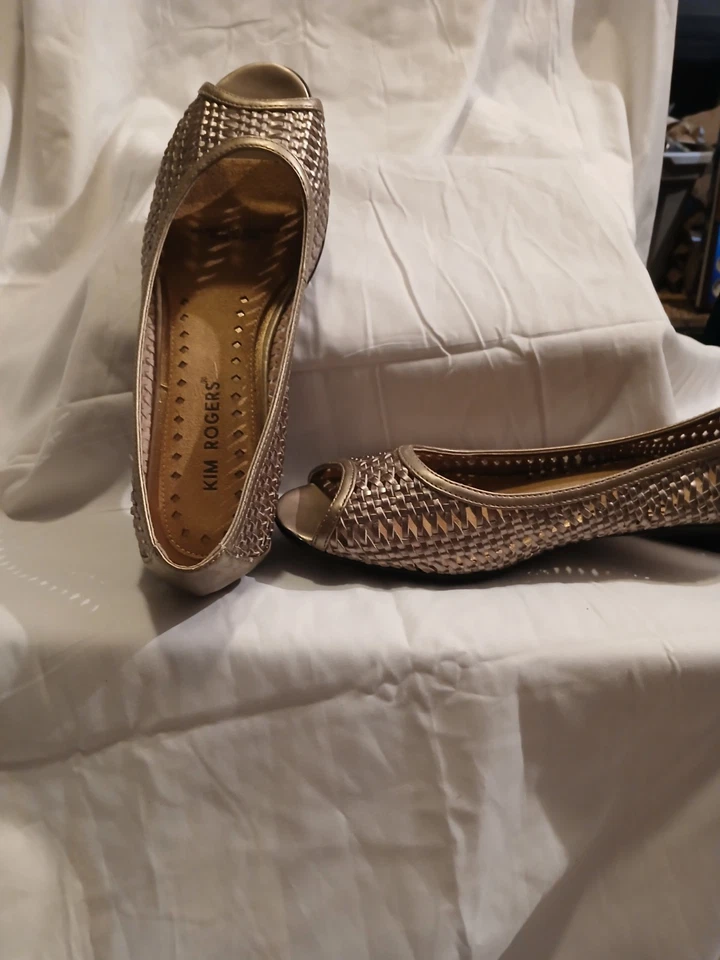 Kim Rogers Shelby Style Low Heel Size 8.5 - Image 2 of 4