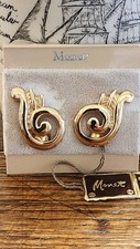 VTG Monet Gold-Tone Clip-On Earrings Shiny Ribbon Loop 1970s Signed