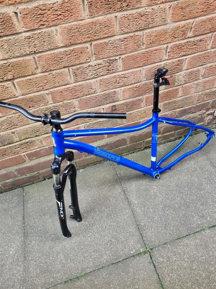 Pinnacle Hybrid Road Bike Bicycle Frame 17" Fits Upto 28"700c DISC