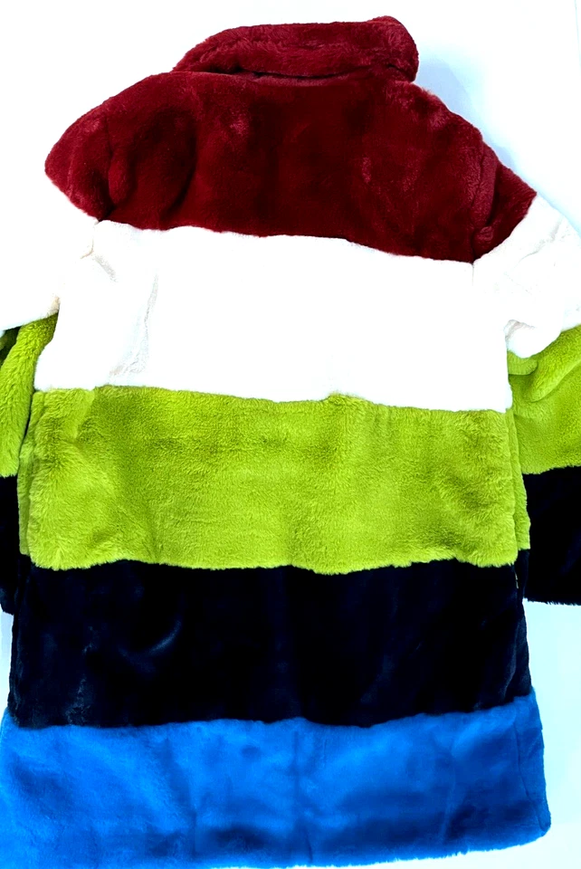 Abrigo de peluche a rayas de piel sintética de felpa de gran tamaño en blanco NYC Super Nova chaqueta boho Foto 4 de 4