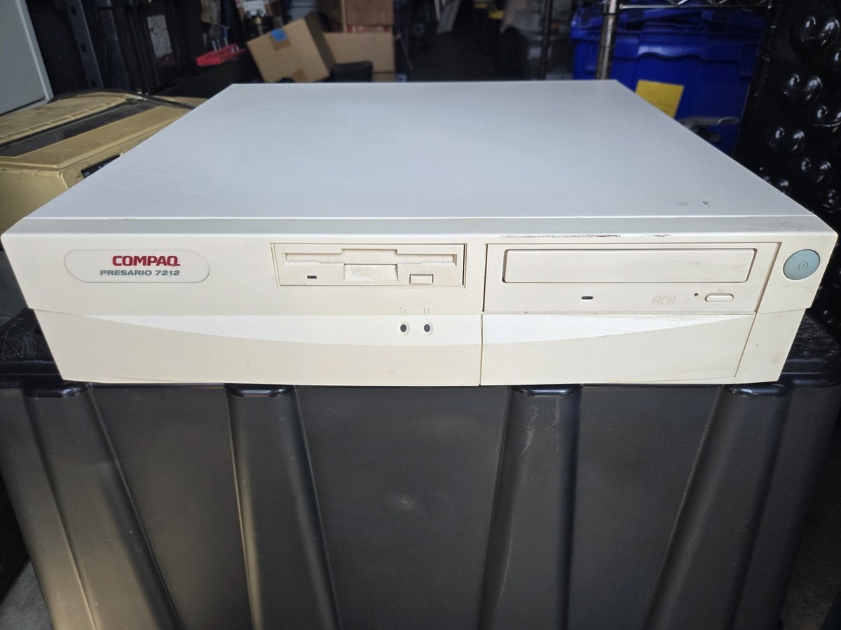 Compaq Presario Computer 7212 Vintage 90s Desktop Computer Powers