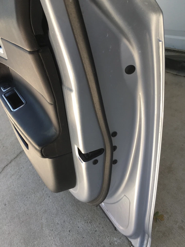 2016-2019 Jaguar XF Rear Left Driver Side Complete Door Assembly OEM - Image 4 of 4