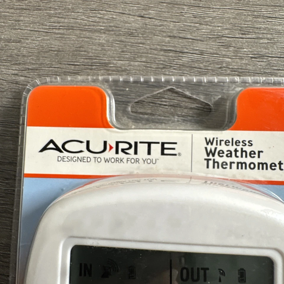 AcuRite  00782W Wireless Indoor/Outdoor Thermometer,Temperature White J42 - Image 2 of 4