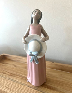 Lladro Grès Porcelain Figure 'la Pescadora', Sculpted By Vic