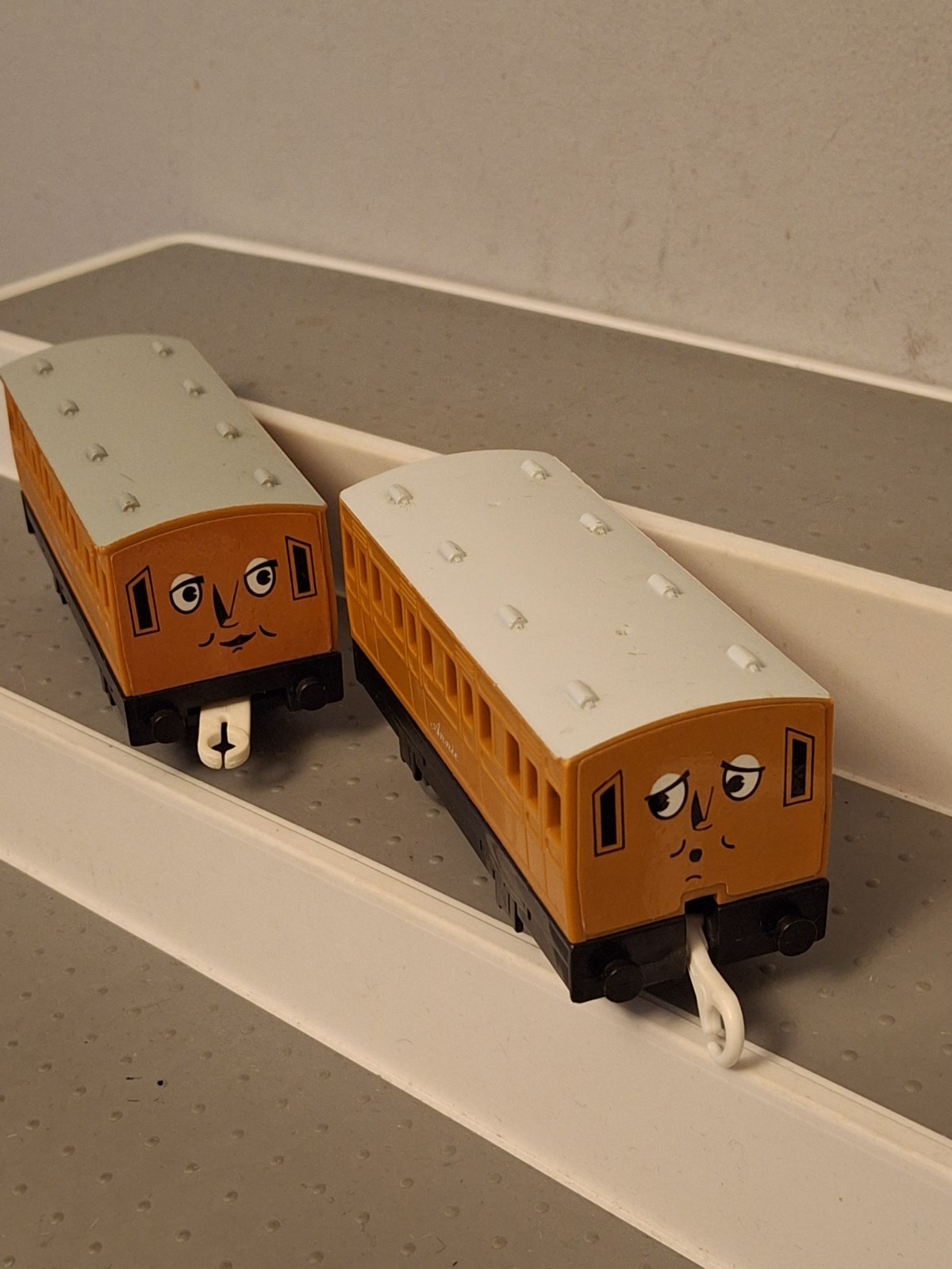 Annie And Clarabel Coaches  - Tomy Trackmaster - Thomas And Friends - Good Cond