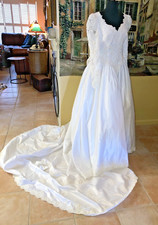 White Satin Vtg Wedding Gown Princess Puff Sleeve Bow Back Beaded Long Train 12