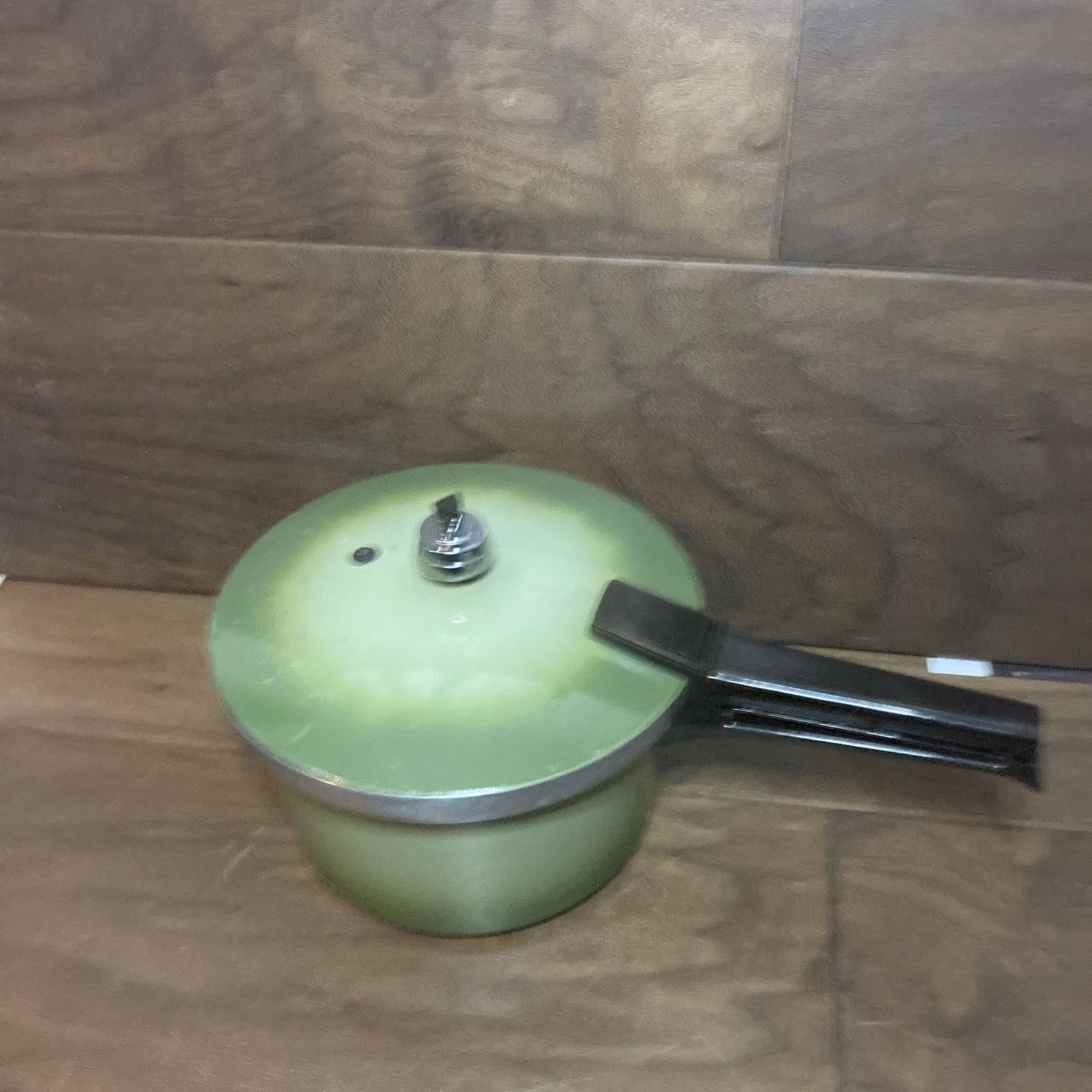 Vintage Avocado Green Presto 4qt . Pressure Cooker A411A