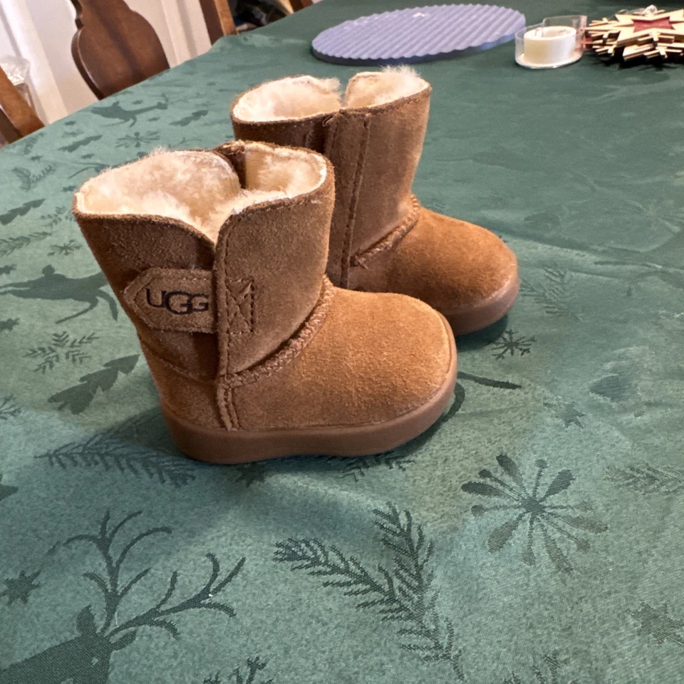 Ребенок ясельного возраста Baby UGG ботинки коричневый замши овчины меха с подкладкой крюк петля размер 01 - Изображение 4 из 4