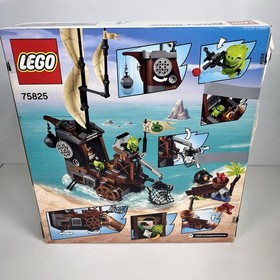 LEGO 75825 Angry Birds Piggy Pirate Ship Movie Complete Set