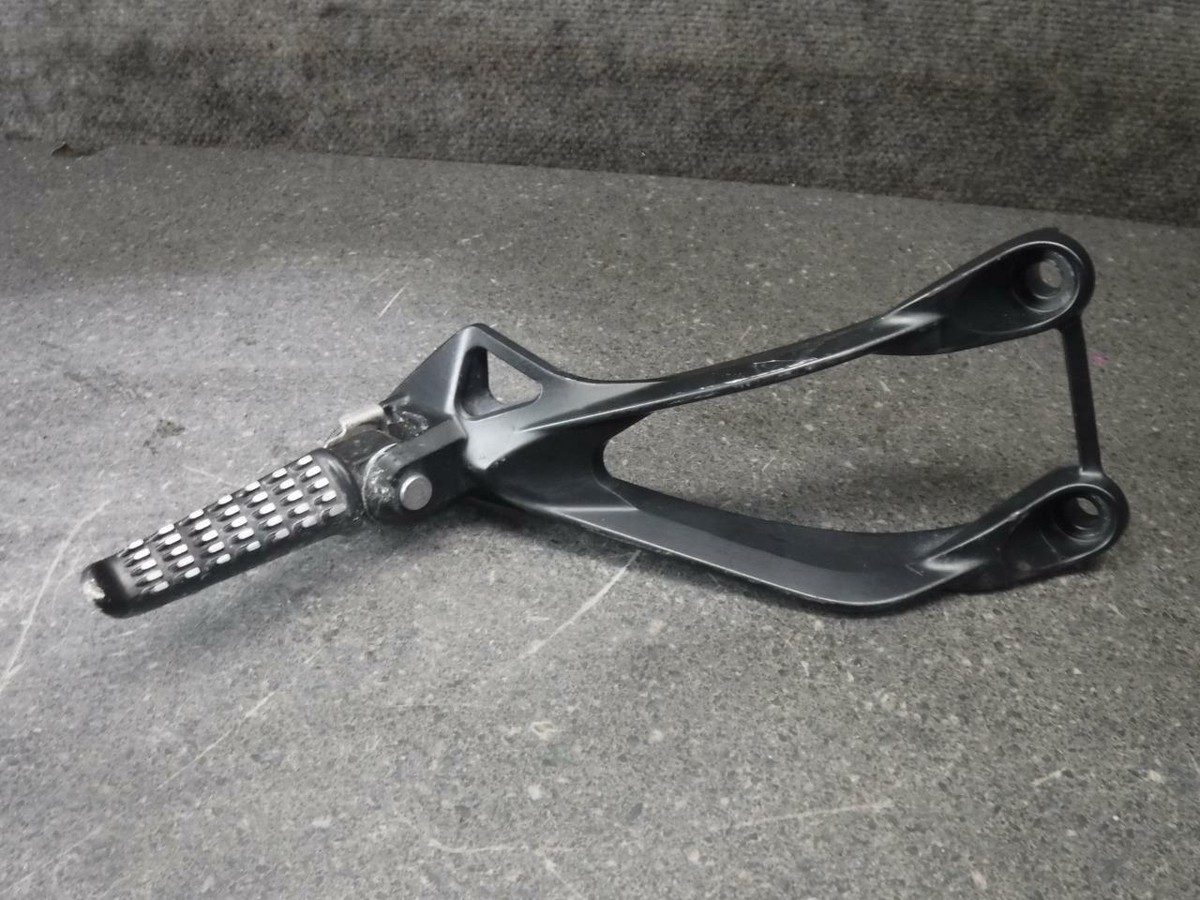 08 Kawasaki Ninja ZX6R ZX-6R Right Passenger Peg & Bracket