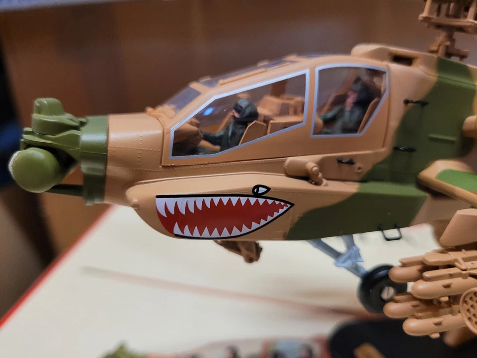 Model Power AH-64 Apache Hubschrauber IDF/AF Israel Desert Camouflage 1:48 - Bild 2 von 4