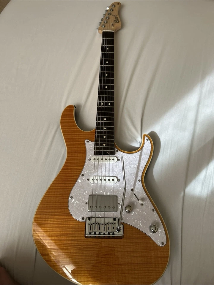 Guitarra eléctrica Cort G280 Select Flame Top ámbar Foto 3 de 4