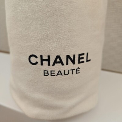 Chanel Beauty Big Logo Blanket Pouch Set Box White Japan Customer