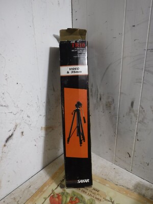 DIGITAL CONCEPTS TR-10 18''-50'' TRIPOD FOR CAMERAS/CAMCORDERS BY SAKAR