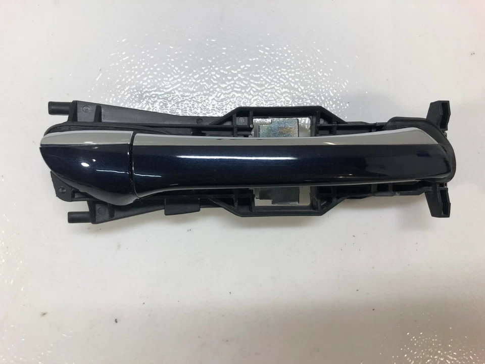 Conjunto de manija de puerta exterior delantera derecha pasajero Mercedes-Benz CLS500 OEM Foto 2 de 4