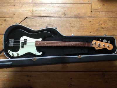 Fender Precision Bass 60th Anniversary mit Deluxe Koffer