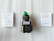 Allen Bradley 800H-16HRGH2KB6AX Illuminated Selector Switch