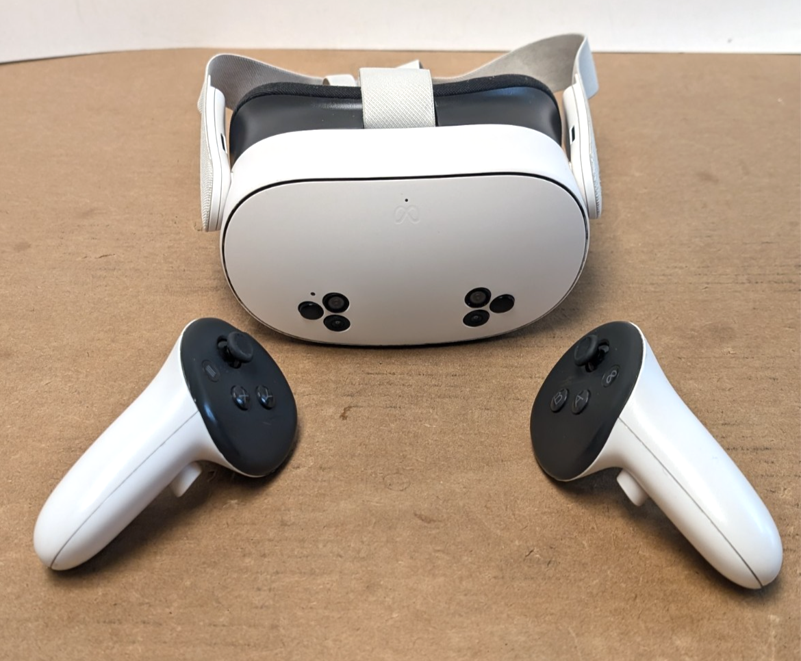 Meta Quest 3S 128GB Virtual Reality Headset W/ Controllers | eBay