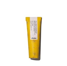 Davines Relaxing Moisturizing Fluid 125 ml 4.22 Ozzie a finished hold