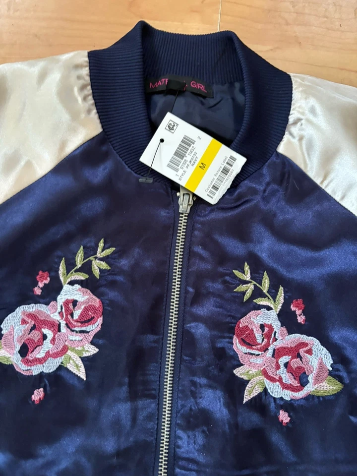 NOVO MATERIAL FEMININO Azul Marinho Bege Bordado Floral Jaqueta Varsity Tamanho M AB19 - Imagem 2 de 2
