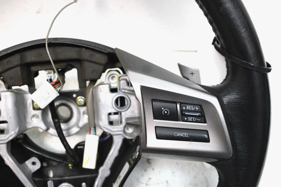 2012-14 SUBARU LEGACY OUTBACK VOLANTE CUERO PALETA OEM P/N 34312AJ06BVH Foto 2 de 4