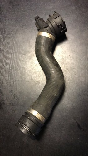 BMW 1er E81 E87 E87N Kühler unten Schlauch Rohr Schlauch 116i N45 N45N 7526391