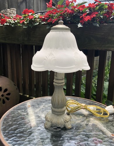 12” Tiffany Style Boudoir Table Accent Lamp with Frosted White Glass Shade - Picture 1 of 12