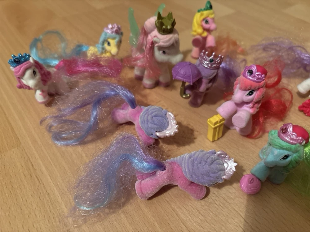 10 Filly Pferde