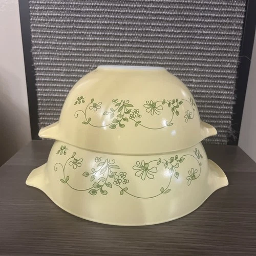Pyrex Shenandoah Cinderella 442, 443 Nesting Mixing Bowls SET OF 2