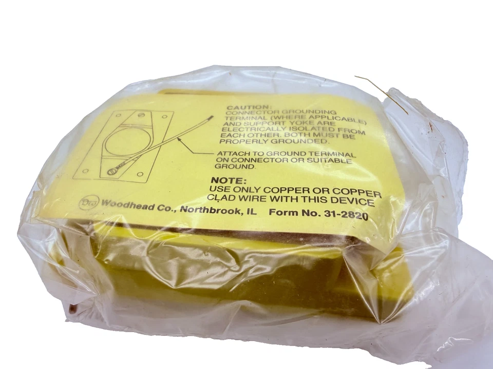 Molex Woodhead 65W07 Locking Weatherproof Blade Receptacle & Coverplate 15A 125V - Image 4 of 4