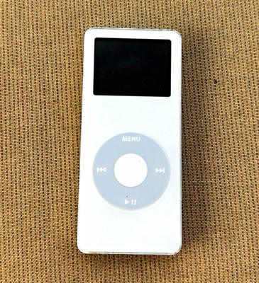 Apple iPod Nano 1st Gen 2GB White A1137 Digital Music Player USB 2.0 MP3