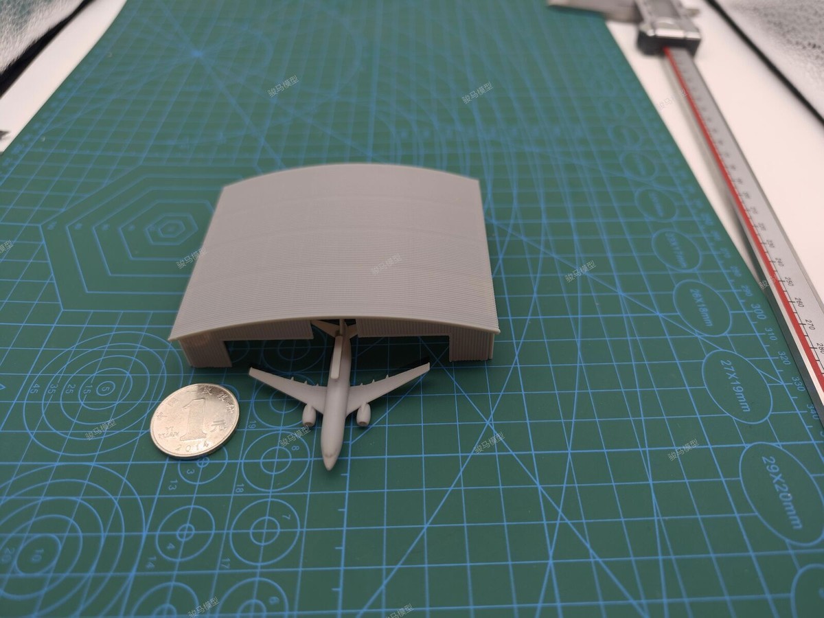 New 1/700/400/350 Large Military/civil Aircraft Hangar Without