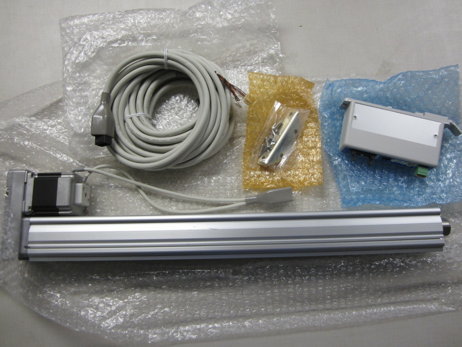 SMC LEY32B-400L-R36P5D Electric Actuator + LECP6P5D-LEY32B-400 Power Supply