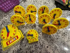 Lot of Plastic Yellow Clocks Classroom Math Manipulatives ~ Teaching Supplies