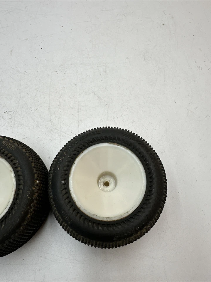JConcepts 3006 Vintage Pin Double Dee Rear Tires (2) Losi - Image 3 of 4