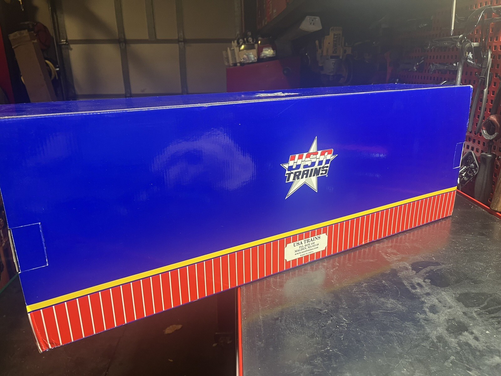 USA Trains R14107 4 Bay Center Flow Hopper, CB&Q New in box never