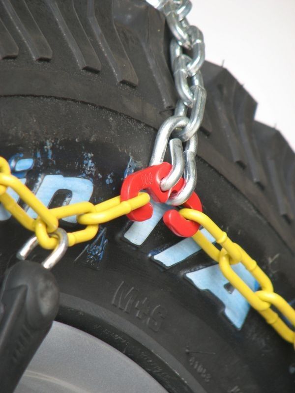 Ne restez plus bloqué : chaîne neige robuste utilitaire 245/55R17 - 4