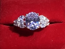 ladies costume jewelry ring size 7.5-8