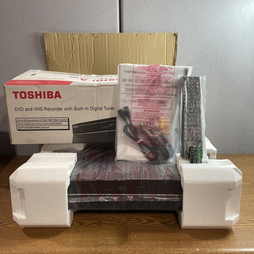 Toshiba DVR-670R VHS to DVD Recorder HDMI 1080p Digital TV Tuner