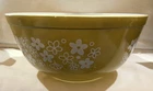 Vtg PYREX 403 2.5 qt Spring Blossom Green Crazy Daisy Nesting Mixing Bowl