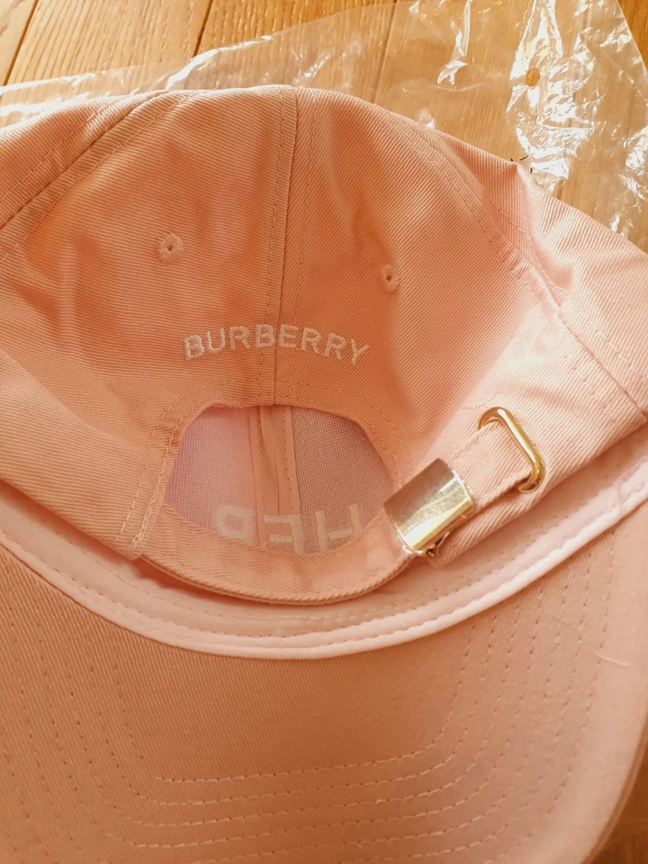 CASQUETTE "BURBERRY HER" POUR FEMME ROSE NEUVE SOUS BLISTER - Photo 4/4
