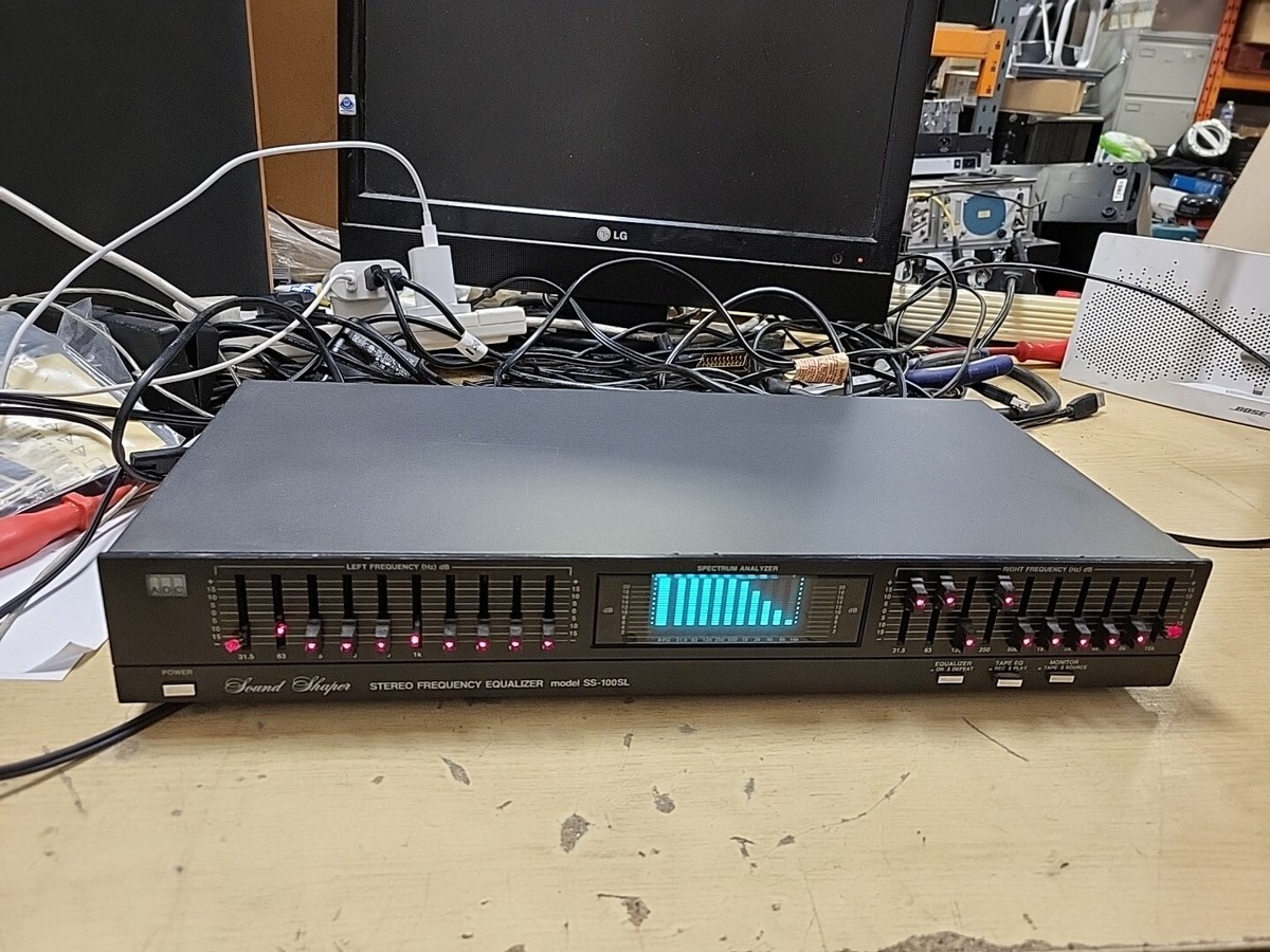 ADC スペアナ付き 左右独立10バンドグラフィックイコライザー SS-300SL 