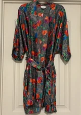 Go Softly Vintage Satin-like Kimono Size Black With Bright Florals Gorgeous