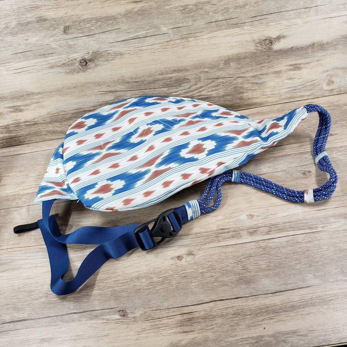 KAVU Rope Sling Bag Ikat Print Canvas Crossbody Backpack Rope Sling – KAVU.com main image 3