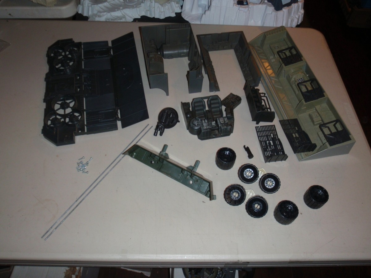 GI JOE DEFIANT COMPLEX CRAWLER SHUTTLE 1987 G.I. JOE PARTS LOT