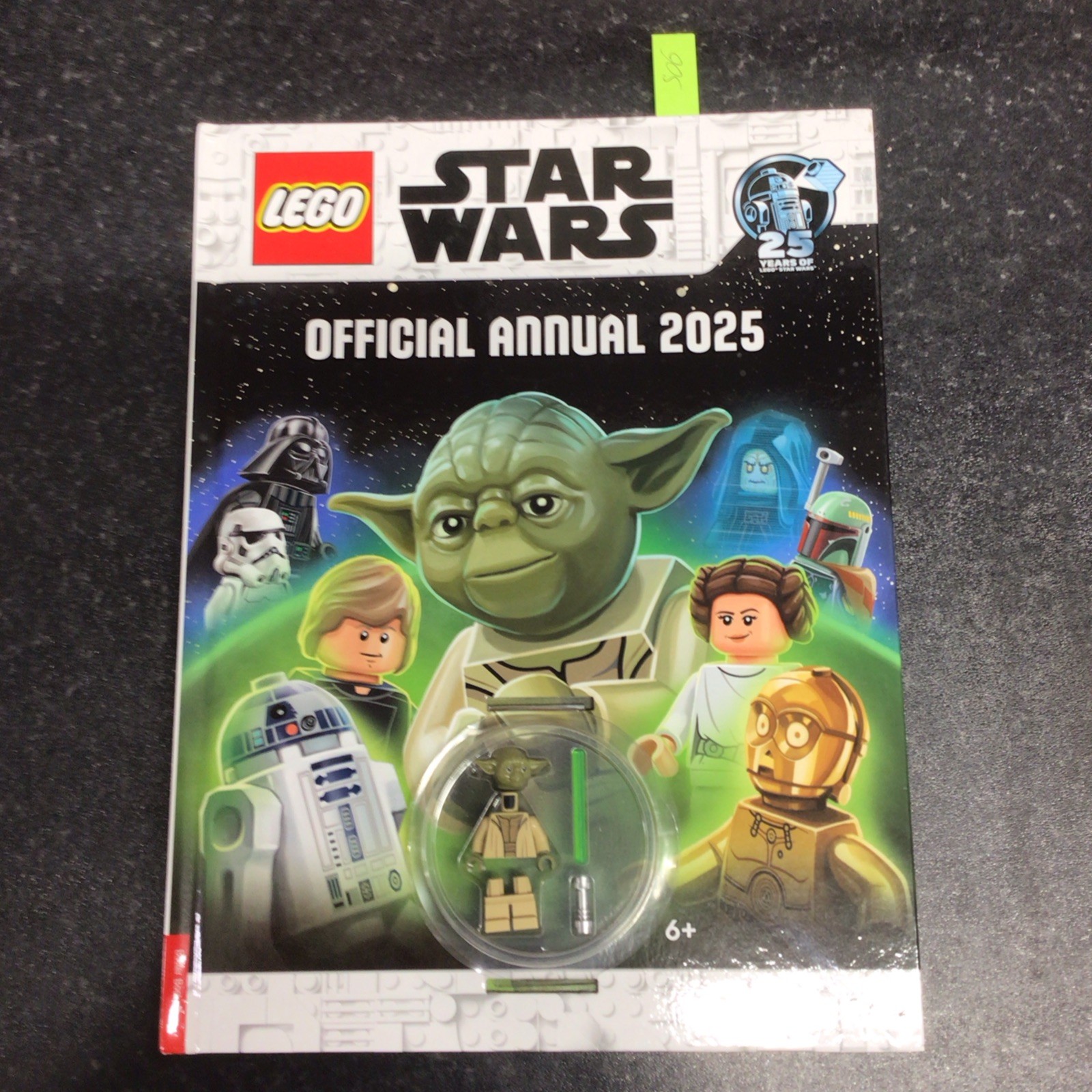 LEGO® Star Wars™: Official Annual 2025 (with Yoda minifigure and lightsaber)