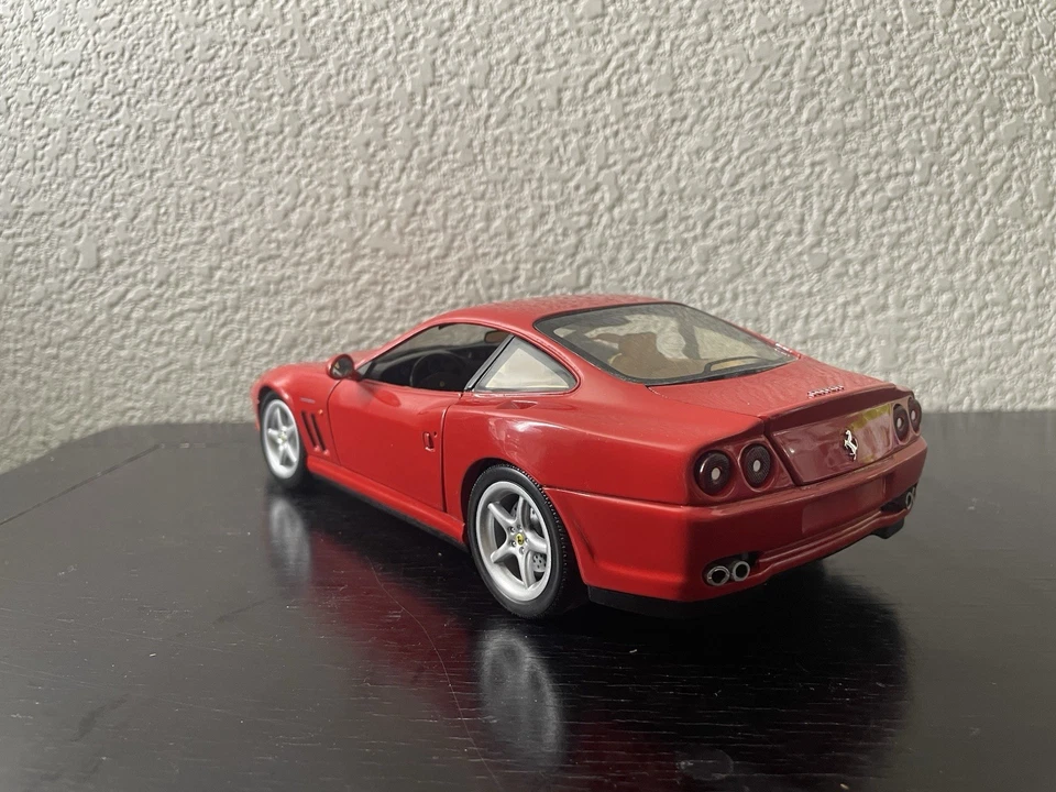 Hot Wheels Ferrari 550 Maranello 1:18 Scale Red Diecast Model Car - Image 3 of 4