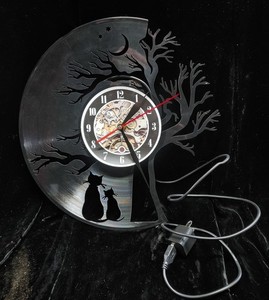 Cats Snuggling Under A Tree Vinyl Record Clock With Bright Lights Wall Clock