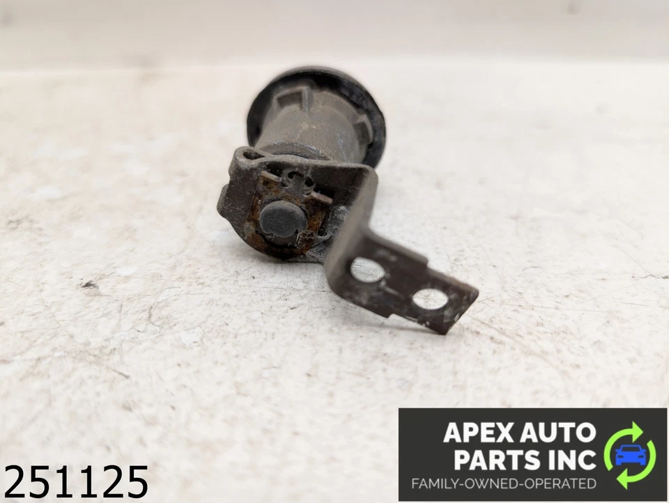 Chevrolet El Camino 1979 fabricante de equipos originales cilindro de bloqueo de puerta de 3,9 L Foto 4 de 4